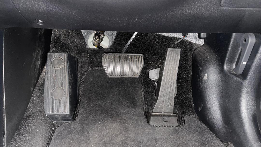 2020 Kia Sportage S (fwd), Automatic, 32106 km, Pedals and Footmat
