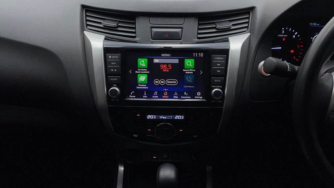 2019 Nissan Navara N-trek Special Edition (4x4), Automatic, 89843 km, Center Console