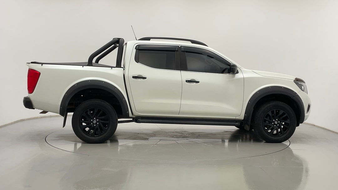 2019 Nissan Navara N-trek Special Edition (4x4), Automatic, 89843 km, Right Side View