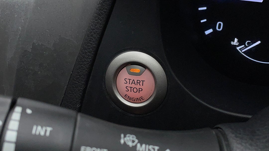 2019 Nissan Navara N-trek Special Edition (4x4), Automatic, 89843 km, Keyless / Button Start