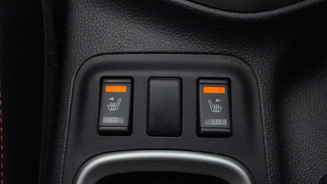 2019 Nissan Navara N-trek Special Edition (4x4), Automatic, 89843 km, Ventilated Seats