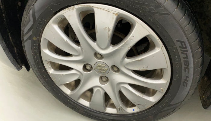 2017 Maruti Baleno ZETA CVT PETROL 1.2, Petrol, Automatic, 36,035 km, Left front tyre - Minor scratches