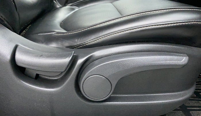 2017 Hyundai Creta 1.6 SX PLUS AUTO PETROL, Petrol, Automatic, 50,179 km, Driver Side Adjustment Panel