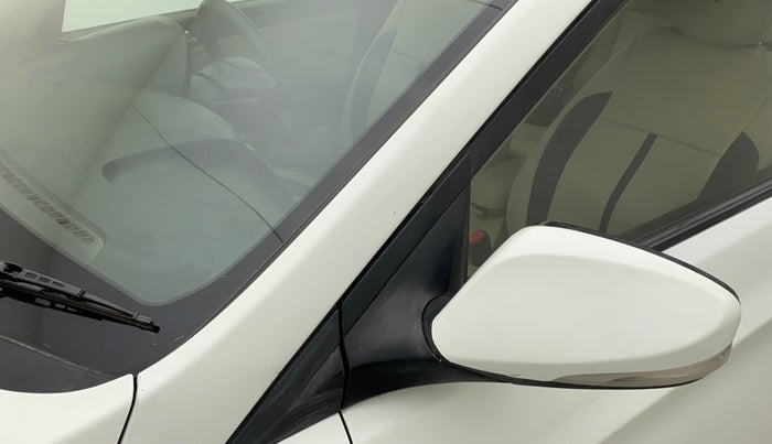 2011 Hyundai Verna FLUIDIC 1.6 VTVT SX, Petrol, Manual, 76,979 km, Left A pillar - Minor scratches