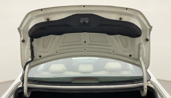 2011 Hyundai Verna FLUIDIC 1.6 VTVT SX, Petrol, Manual, 76,979 km, Boot Door Open