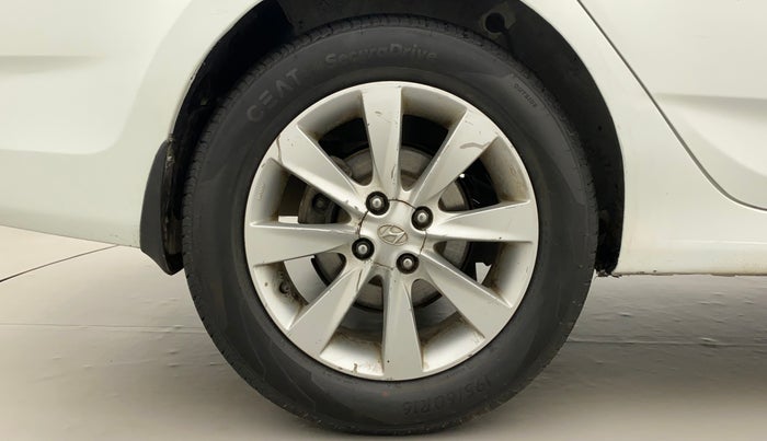 2011 Hyundai Verna FLUIDIC 1.6 VTVT SX, Petrol, Manual, 76,979 km, Right Rear Wheel