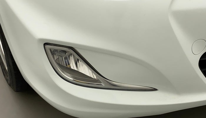 2011 Hyundai Verna FLUIDIC 1.6 VTVT SX, Petrol, Manual, 76,979 km, Right fog light - Not fixed properly
