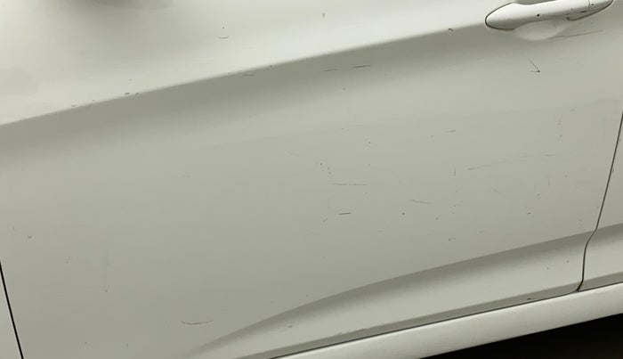 2011 Hyundai Verna FLUIDIC 1.6 VTVT SX, Petrol, Manual, 76,979 km, Front passenger door - Minor scratches