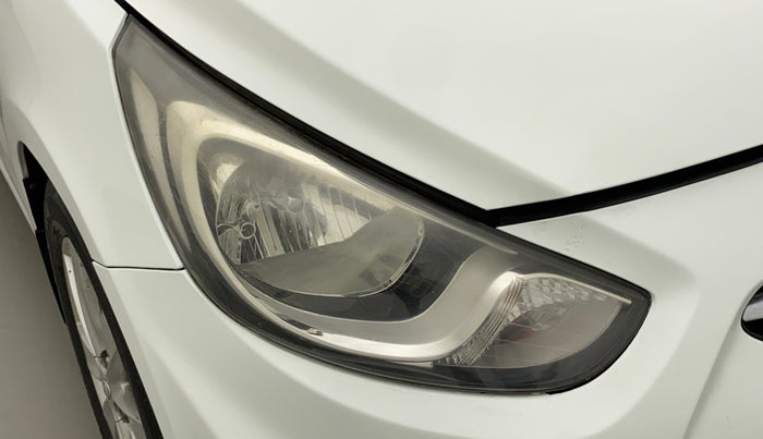 2011 Hyundai Verna FLUIDIC 1.6 VTVT SX, Petrol, Manual, 76,979 km, Right headlight - < 2 inches,no. = 2