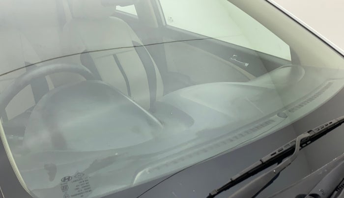 2011 Hyundai Verna FLUIDIC 1.6 VTVT SX, Petrol, Manual, 76,979 km, Front windshield - Minor spot on windshield