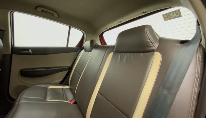 2011 Hyundai i20 MAGNA (O) 1.4 CRDI, Diesel, Manual, 90,988 km, Right Side Rear Door Cabin