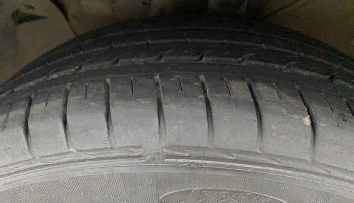 2016 Hyundai Creta SX 1.6 DIESEL, Diesel, Manual, 73,412 km, Left Front Tyre Tread