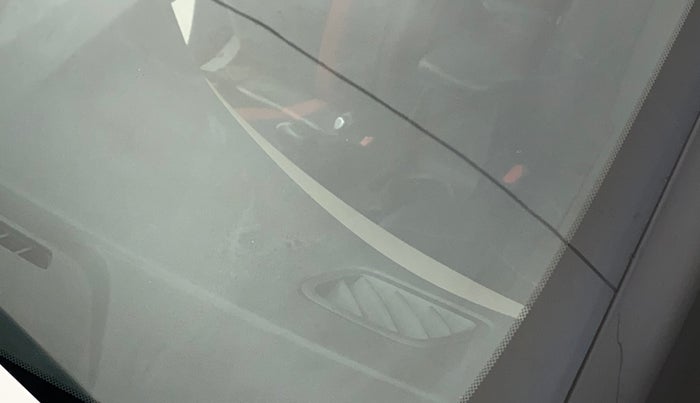 2016 Hyundai Creta SX 1.6 DIESEL, Diesel, Manual, 73,412 km, Front windshield - Minor spot on windshield