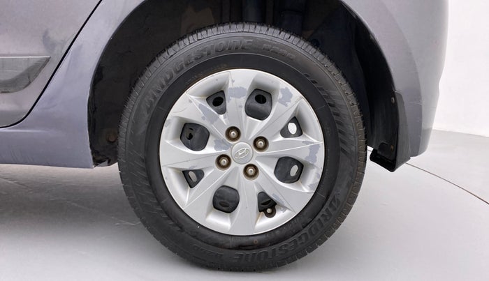 2015 Hyundai Elite i20 SPORTZ 1.2, Petrol, Manual, 1,01,887 km, Left Rear Wheel
