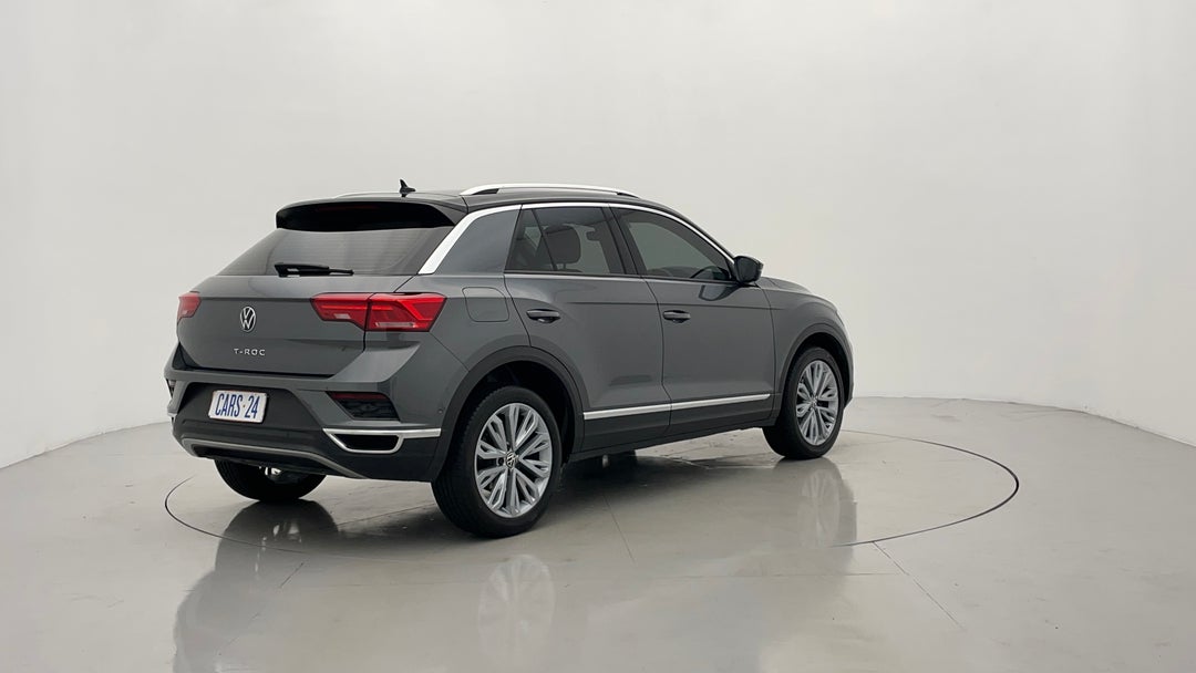 Right Back Diagonal (45- Degree) View