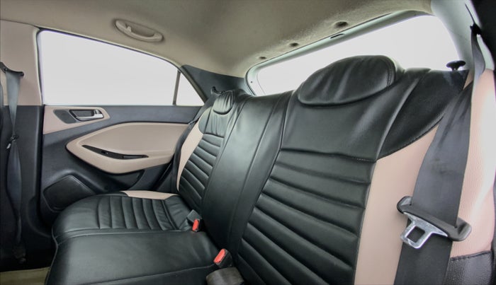 2015 Hyundai Elite i20 SPORTZ 1.4, Diesel, Manual, 46,596 km, Right Side Rear Door Cabin
