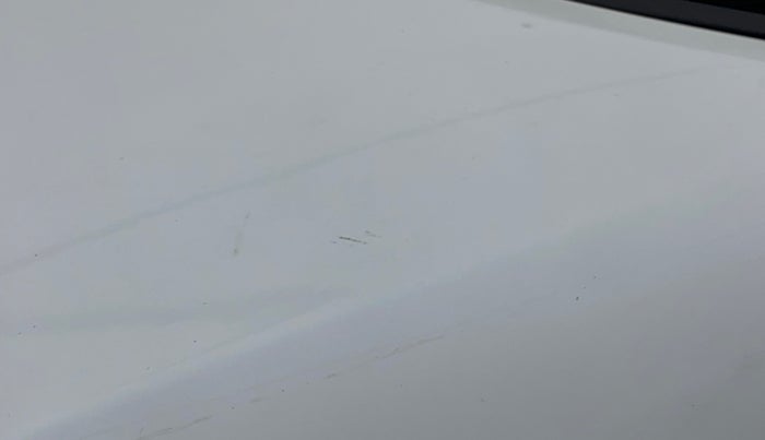 2013 Maruti Swift VXI, Petrol, Manual, 50,870 km, Bonnet (hood) - Minor scratches