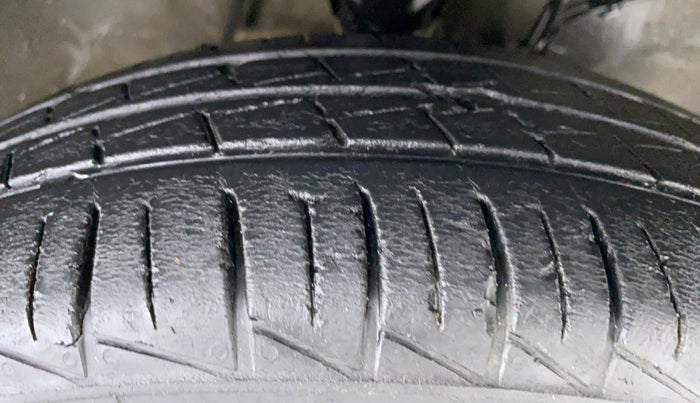 2019 Maruti Alto LXI, Petrol, Manual, 71,318 km, Right Front Tyre Tread