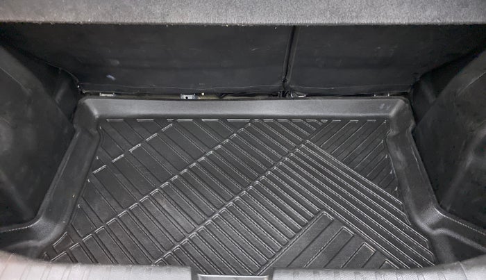2019 Toyota Glanza V CVT, Petrol, Automatic, 68,576 km, Boot Inside