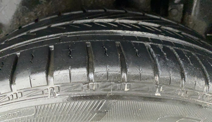2012 Maruti Swift ZXI, Petrol, Manual, 47,360 km, Left Front Tyre Tread