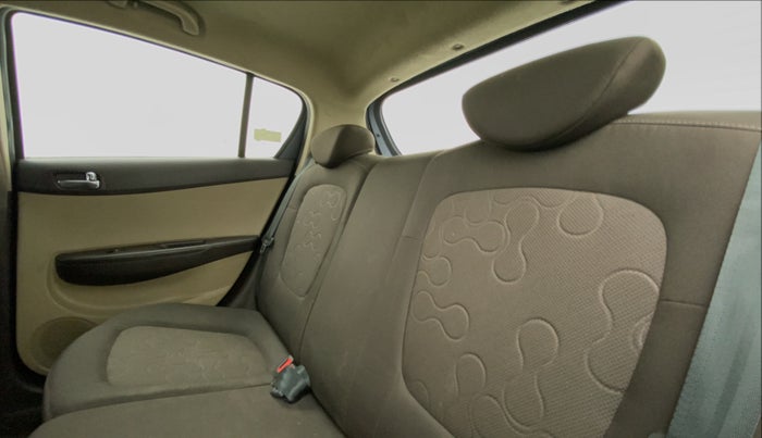 2011 Hyundai i20 ASTA 1.4 AT, Petrol, Automatic, 38,099 km, Right Side Rear Door Cabin