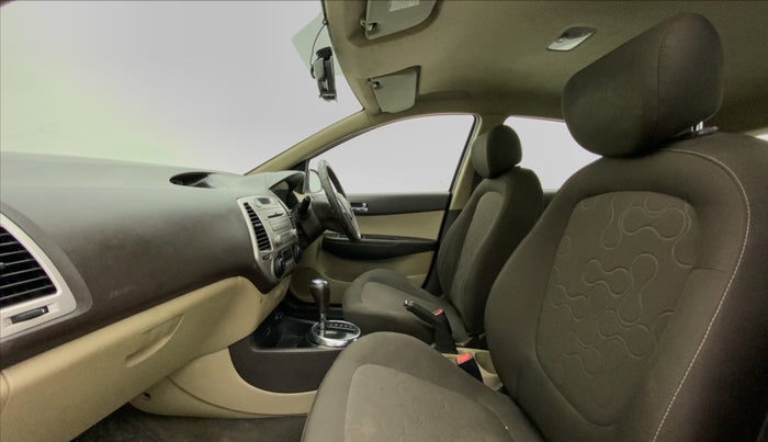 2011 Hyundai i20 ASTA 1.4 AT, Petrol, Automatic, 38,099 km, Right Side Front Door Cabin