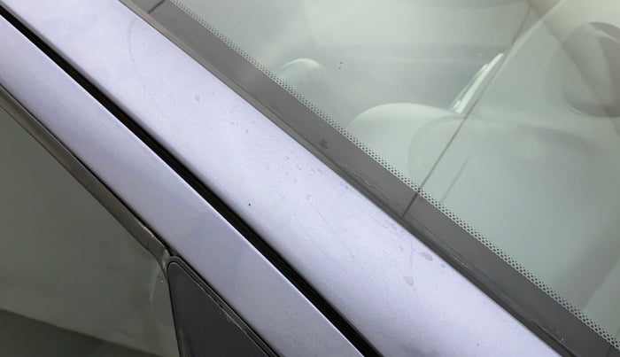 2011 Hyundai i20 ASTA 1.4 AT, Petrol, Automatic, 38,099 km, Right A pillar - Slightly dented