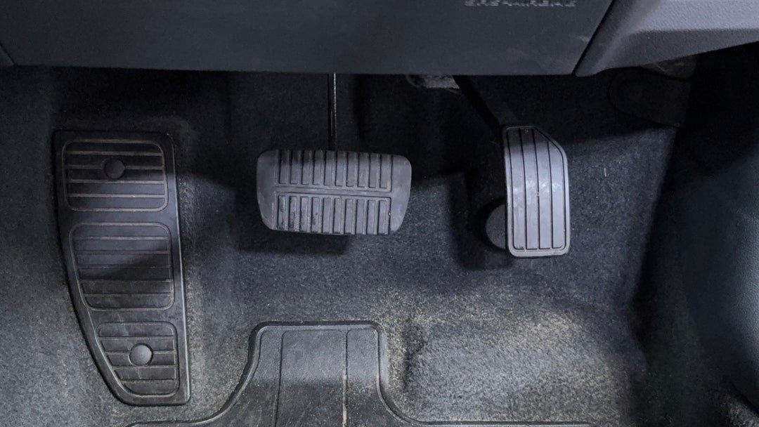 2024 Subaru Forester 2.5i (awd), Automatic, 53216 km, Pedals and Footmat