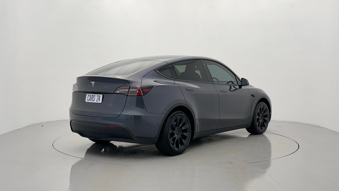 Right Back Diagonal (45- Degree) View