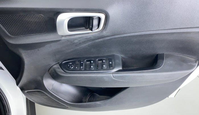 2021 Hyundai VENUE 1.0L Turbo GDI SX MT, Petrol, Manual, 30,147 km, Driver Side Door Panels Control