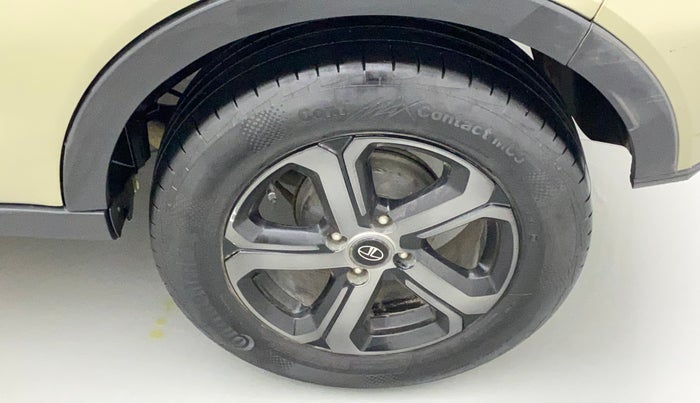 2022 Tata NEXON XZA PLUS KAZIRANGA PETROL, Petrol, Automatic, 33,058 km, Left rear tyre - Tyre dimensions are different from each other