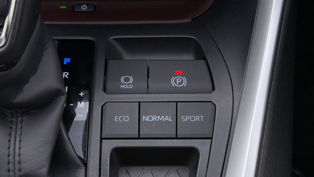 2024 Toyota RAV4 Cruiser (2WD), Automatic, 22963 km, Handbrake