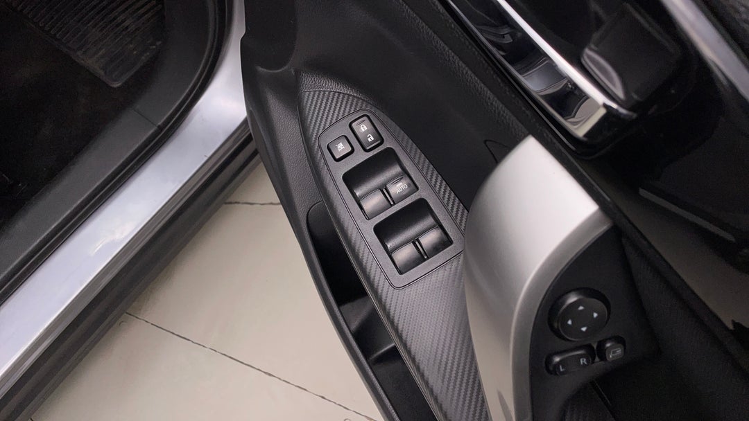 2018 Mitsubishi Eclipse Cross Ls (2wd), Automatic, 98836 km, Drivers Side Door Panel Controls