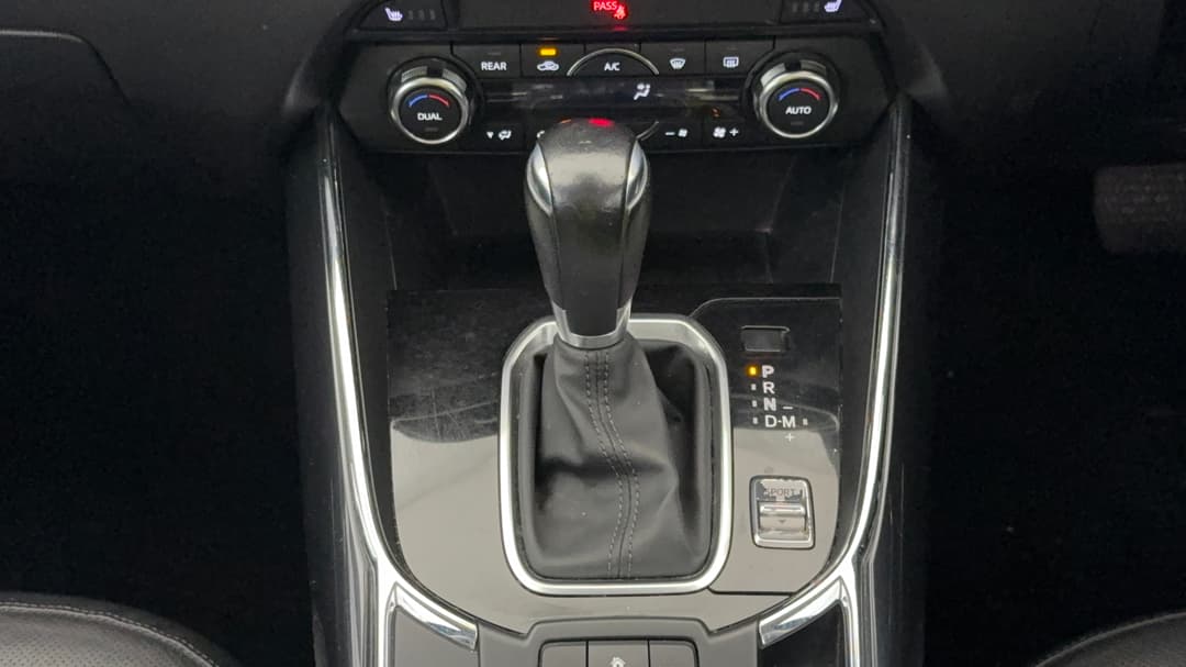 2017 Mazda CX-9 Touring (FWD), Automatic, 126240 km, Gear Lever 