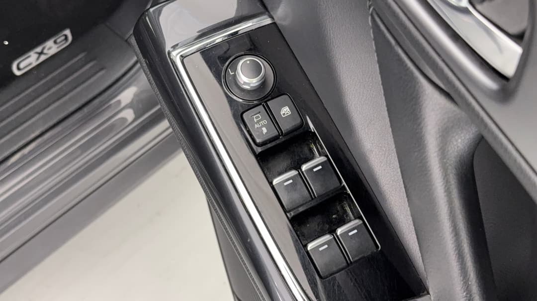2017 Mazda CX-9 Touring (FWD), Automatic, 126240 km, Drivers Side Door Panel Controls