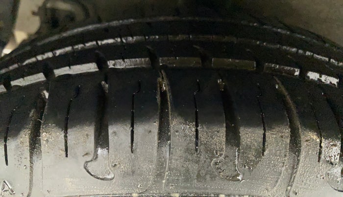 2015 Hyundai Xcent S 1.2, Petrol, Manual, 33,138 km, Right Rear Tyre Tread