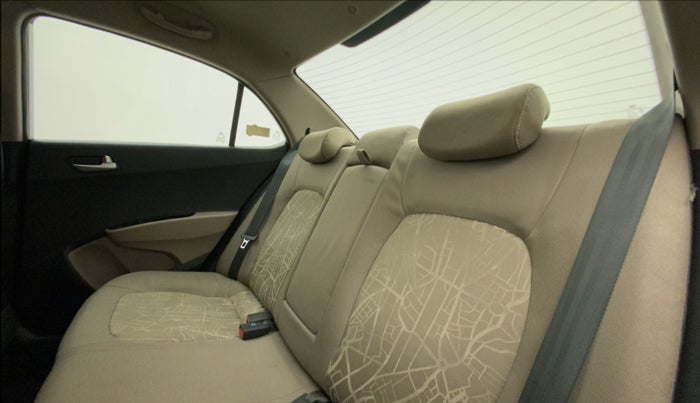 2015 Hyundai Xcent S 1.2, Petrol, Manual, 33,138 km, Right Side Rear Door Cabin
