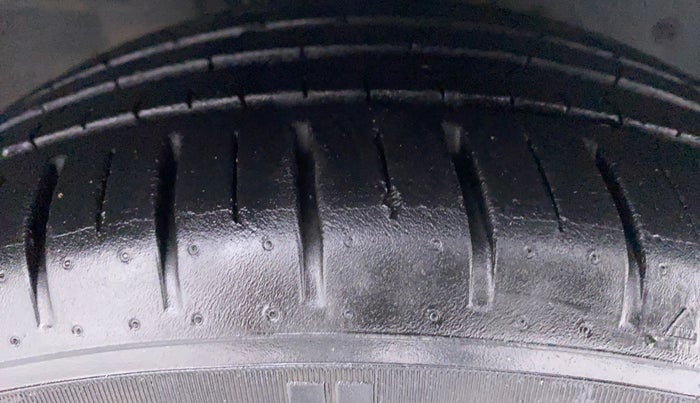2019 Ford New Figo 1.2 TITANIUM BLU, Petrol, Manual, 22,795 km, Right Front Tyre Tread