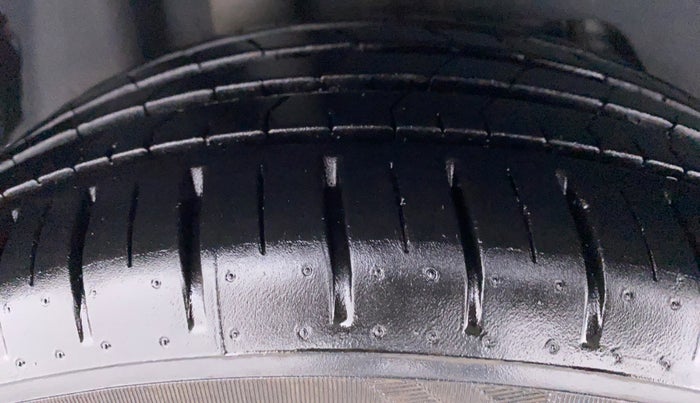 2019 Ford New Figo 1.2 TITANIUM BLU, Petrol, Manual, 22,795 km, Right Rear Tyre Tread