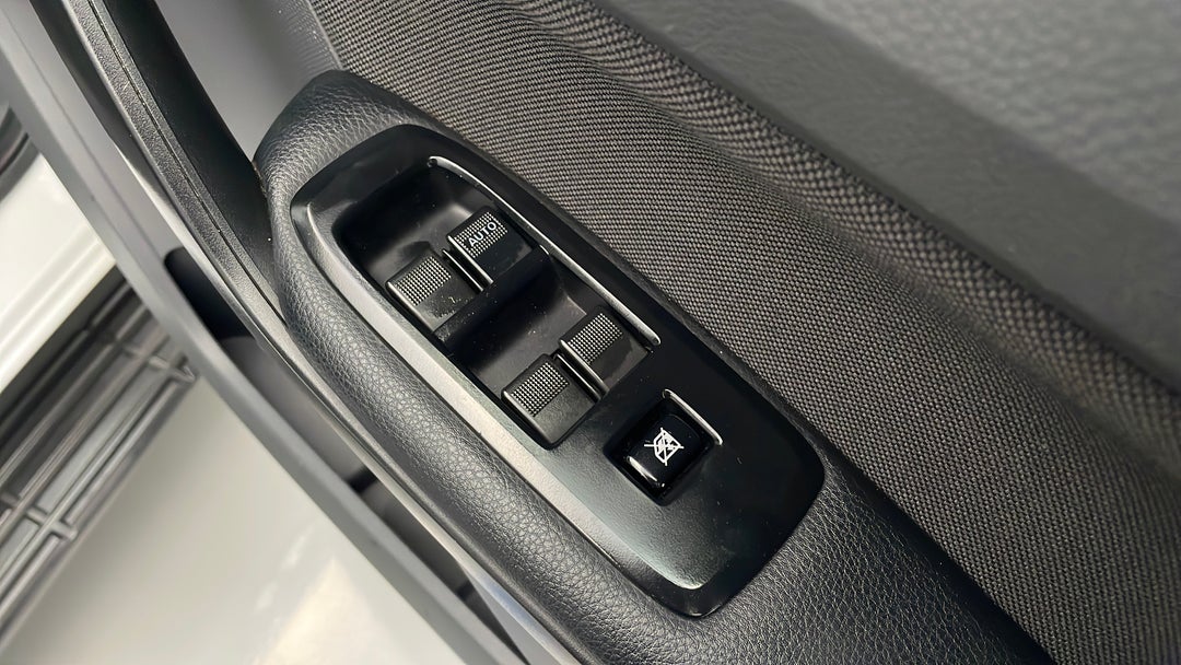 2017 Ford Ranger Xl 3.2 Plus (4x4), Automatic, 76892 km, Drivers Side Door Panel Controls