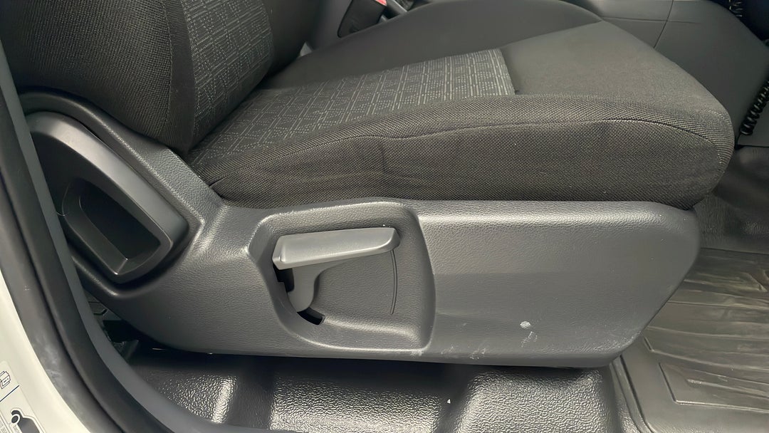 2017 Ford Ranger Xl 3.2 Plus (4x4), Automatic, 76892 km, Drivers Side Adjustment Panel