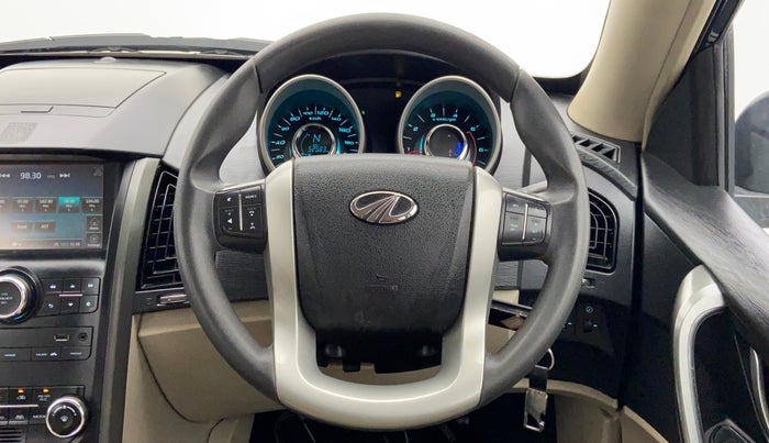 2017 Mahindra XUV500 W6 4X2, Diesel, Manual, 53,050 km, Steering Wheel Close Up