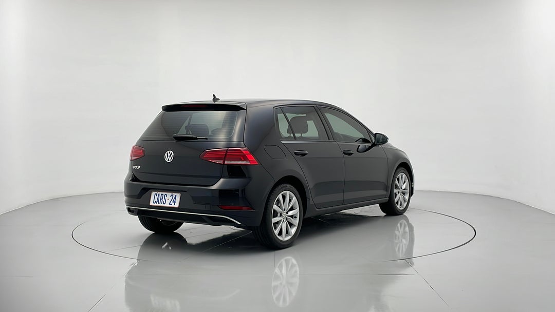 Right Back Diagonal (45- Degree) View