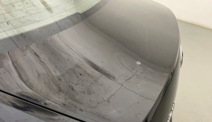 2012 Volkswagen Vento COMFORTLINE 1.6, Petrol, Manual, 82,410 km, Dicky (Boot door) - Paint has minor damage