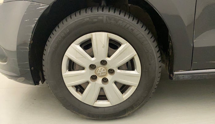 2012 Volkswagen Vento COMFORTLINE 1.6, Petrol, Manual, 82,410 km, Left Front Wheel