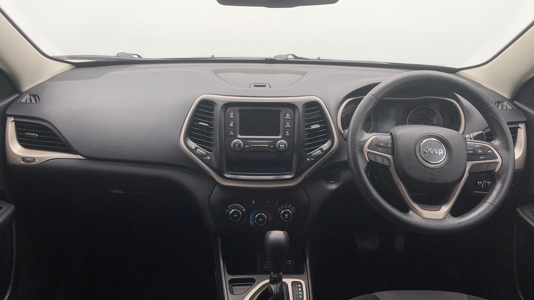 2015 Jeep Cherokee Sport (4x2), Automatic, 106747 km, Dashboard View
