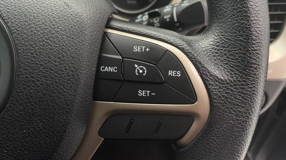 2015 Jeep Cherokee Sport (4x2), Automatic, 106747 km, Cruise Control
