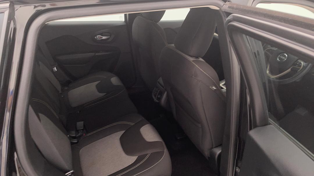 2015 Jeep Cherokee Sport (4x2), Automatic, 106747 km, Right Side Rear Door Cabin View