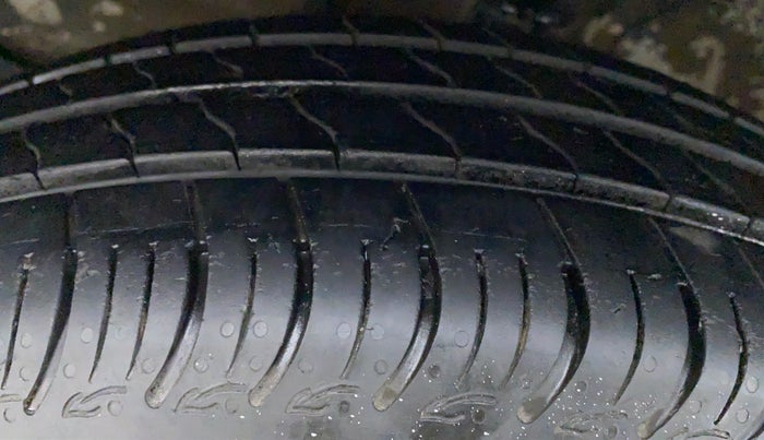 2020 Maruti S PRESSO VXI CNG, CNG, Manual, 30,516 km, Right Front Tyre Tread