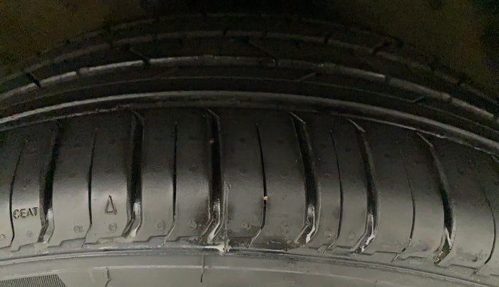 2019 Hyundai VENUE SX 1.0 TURBO, Petrol, Manual, 60,258 km, Left Front Tyre Tread